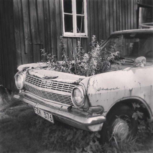Old Opel I saw yesterday. Cool!