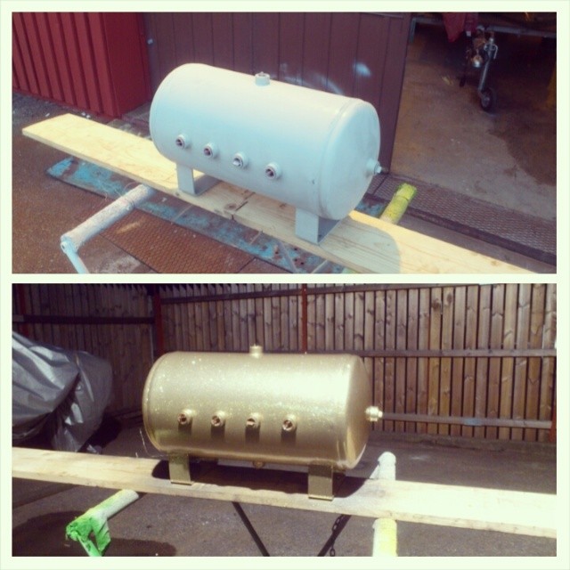 Air suspension tank. Primer and base color...