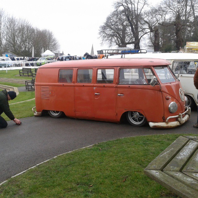 Crazy low bus at Volksworld show in UK 2013!
