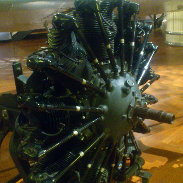 Radial airplane engine. Cool stuff!